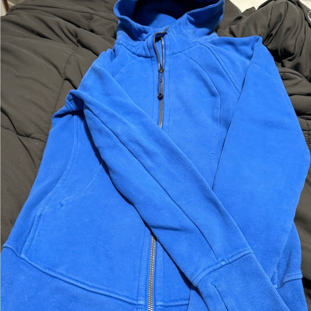 lululemon sweatshirt
